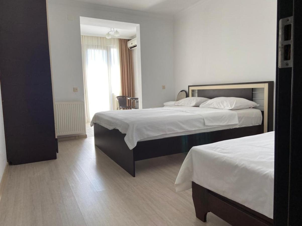 Gulnasi'S Guesthouse Батумі Екстер'єр фото